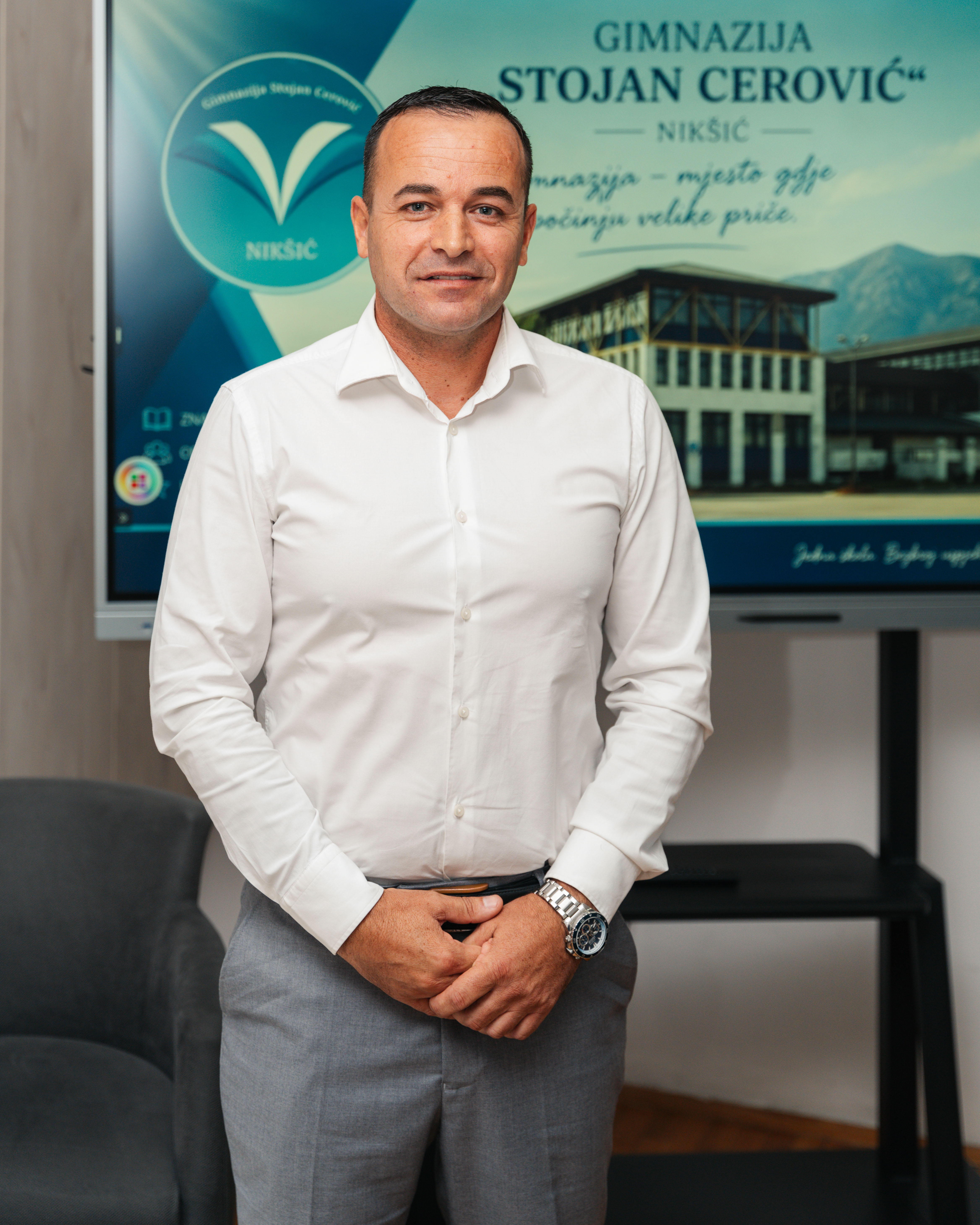 Gimnazija „Stojan Cerović“ unapređuje nastavu uz nove interaktivne table.